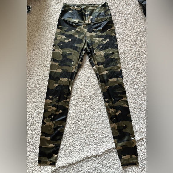 Nike Women's Dri-Fit One Mid Rise Camo Tight Legging Olive Green S - Picture 2 of 7
